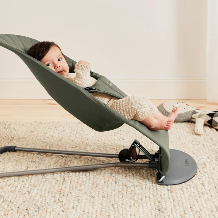 Balansoar Bliss BabyBjorn Black din tesatura matlasata cu aspect Clasic