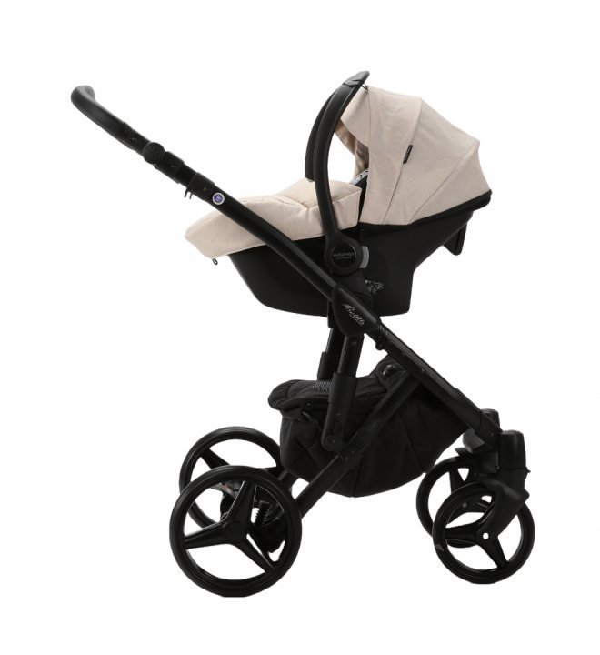 Carucior 3 in 1 pentru copii Adamex Barletta Full Linen TD2 Sweet Amaretto cu scaun auto iSize, landou reglabil, parte sport reglabila pana la orizontala, cadru cu suspensii Carucior 3 in 1 pentru copii Adamex Barletta Full Linen TD2 Sweet Amaretto cu scaun auto iSize, landou reglabil, parte sport reglabila pana la orizontala, cadru cu suspensii