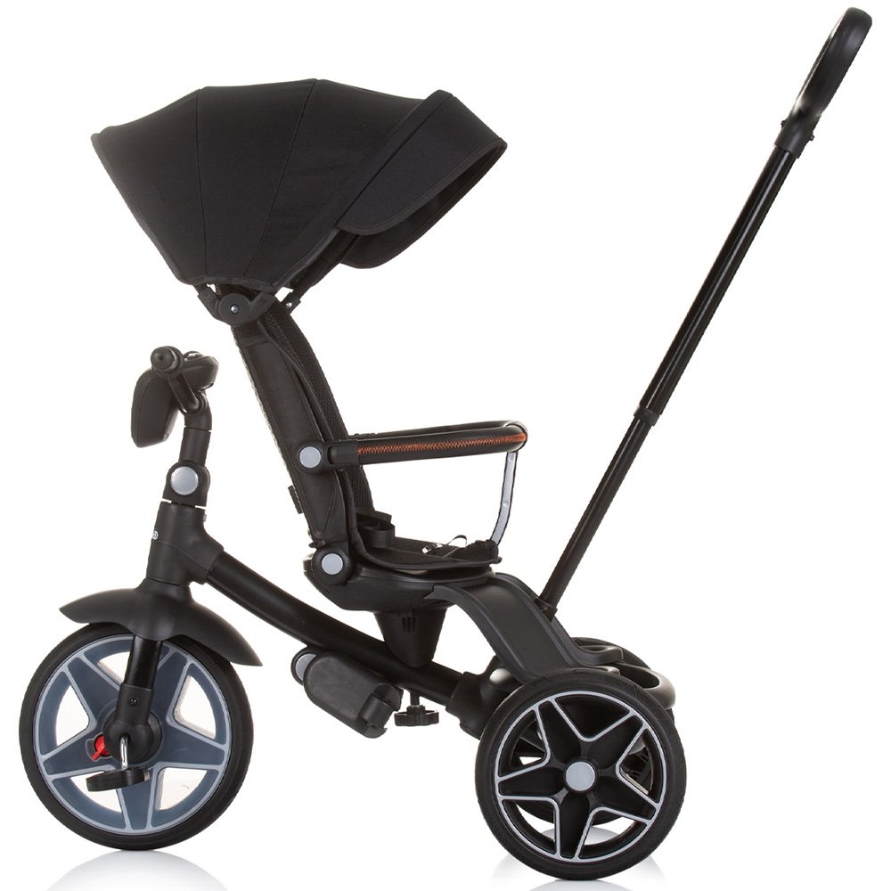 Tricicleta pentru copii Chipolino Derby obsidian, cu copertina si sezut reversibil , spatar reglabil, pozitie somn,frana, suport pentru picioare, maner cu control al directiei, jucarie cu muzica si lumini Tricicleta pentru copii Chipolino Derby obsidian, cu copertina si sezut reversibil , spatar reglabil, pozitie somn,frana, suport pentru picioare, maner cu control al directiei, jucarie cu muzica si lumini