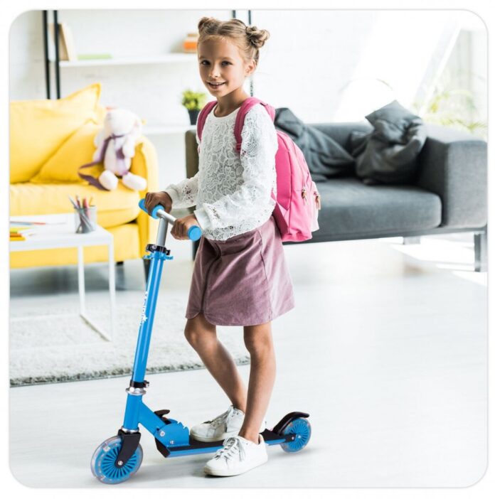 Trotineta pliabila si reglabila pentru copii Malplay Blue, echipata cu lumini LED