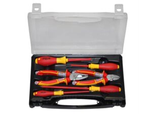 Trusa de scule NWS, 4x surubelnite, 1x patent, 1x cleste, Solingen 03-282 Trusa de scule NWS, 4x surubelnite, 1x patent, 1x cleste, Solingen 03-282