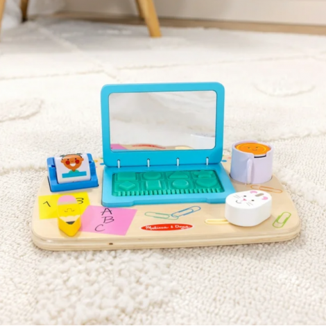 Laptop din lemn de jucarie pentru toddleri Laptop din lemn de jucarie pentru toddleri