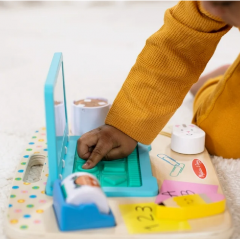 Laptop din lemn de jucarie pentru toddleri Laptop din lemn de jucarie pentru toddleri